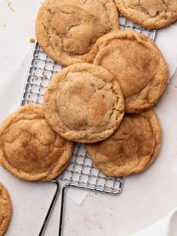 brown butter snickerdoodles on a rack.